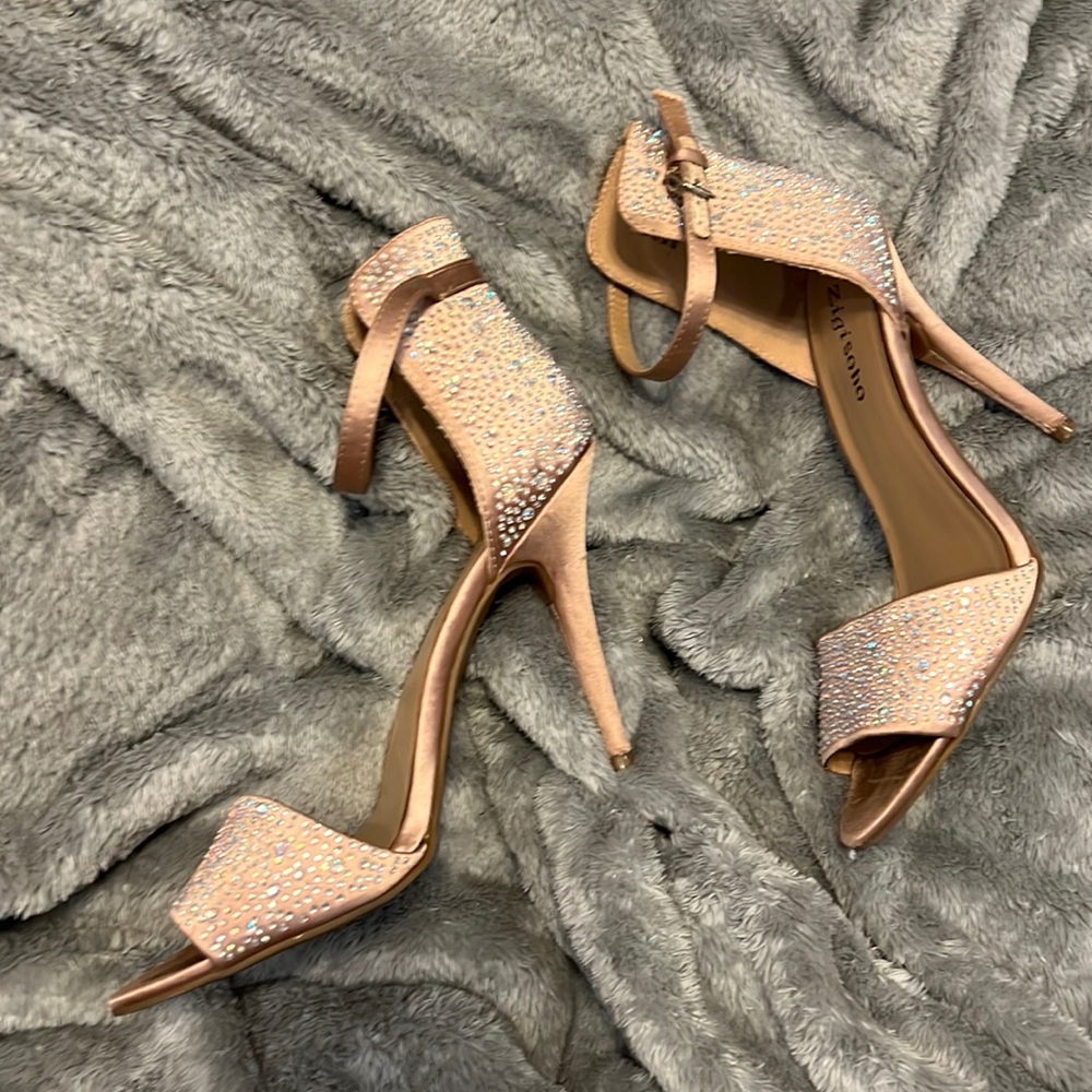 Zigi soho Tariff Cinnamon Rhinestone Heels Bling Embellished Size 8